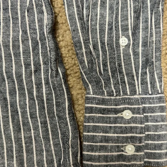 Banana Republic Factory women linen button down shirt. Small. NWT! - Picture 4 of 5